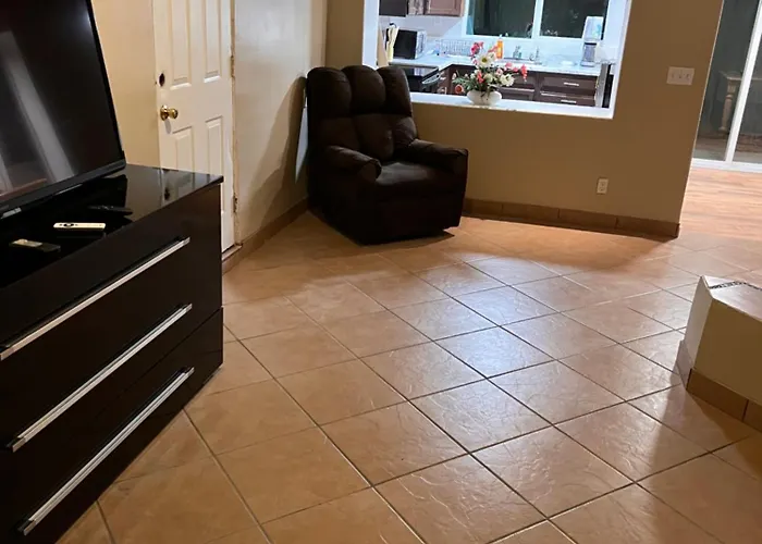 Apartment Downtown Pool 1 *